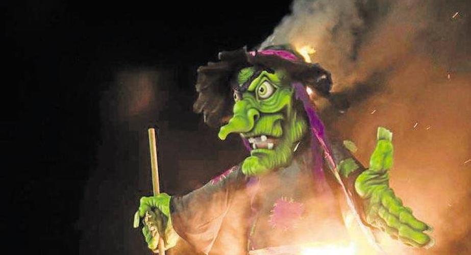 Quema de la bruja piti y gran espectáculo de luz y sonido