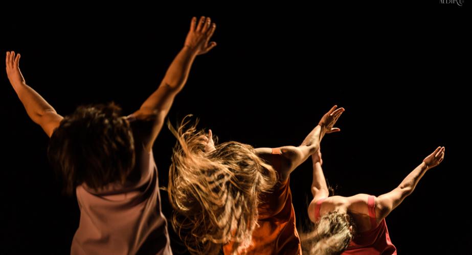 La basal presenta "mudarseinstalarse"