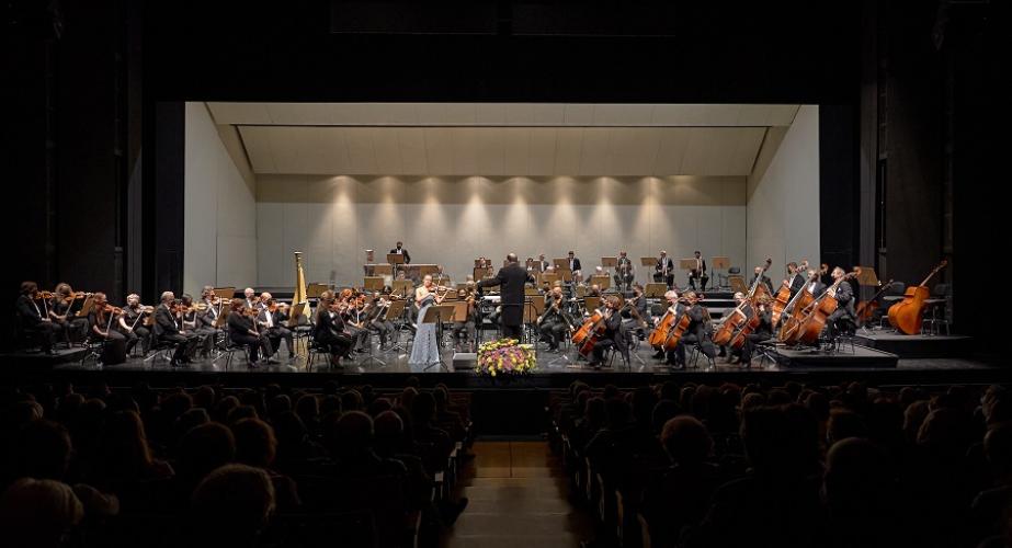 Real orquesta sinfónica de sevilla. otros retablos