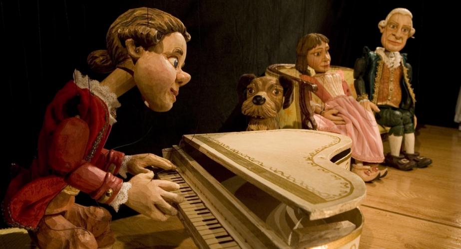 Xxxix festival internacional del títere "ciudad de cádiz": "do re mi mozart juega aquí"