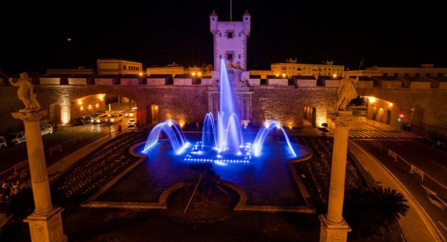 Espectáculos de luces en la fuente de las puertas de tierra