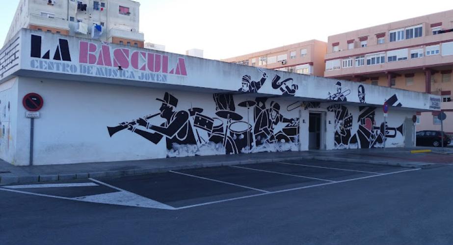 La baskula acoge un festival de grupos de pop gaditanos