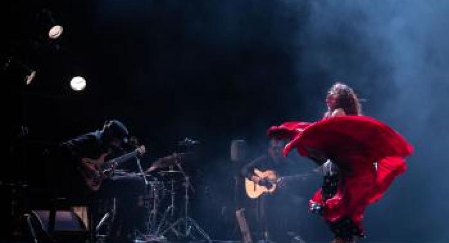 Olga pericet & daniel abreu " la materia"