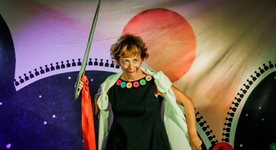 Teloncillo teatro: "coser y cantar"