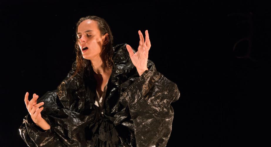 áfrica martínez ferrin: "médium"