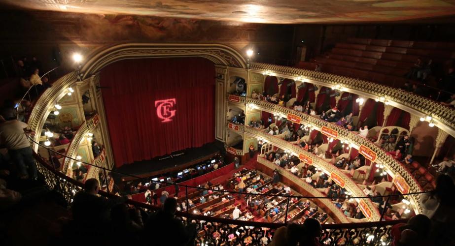 Gala de entrega de premios del concurso oficial de agrupaciones carnavalescas 2025 y de antifaces de oro del carnaval de cádiz 2025.