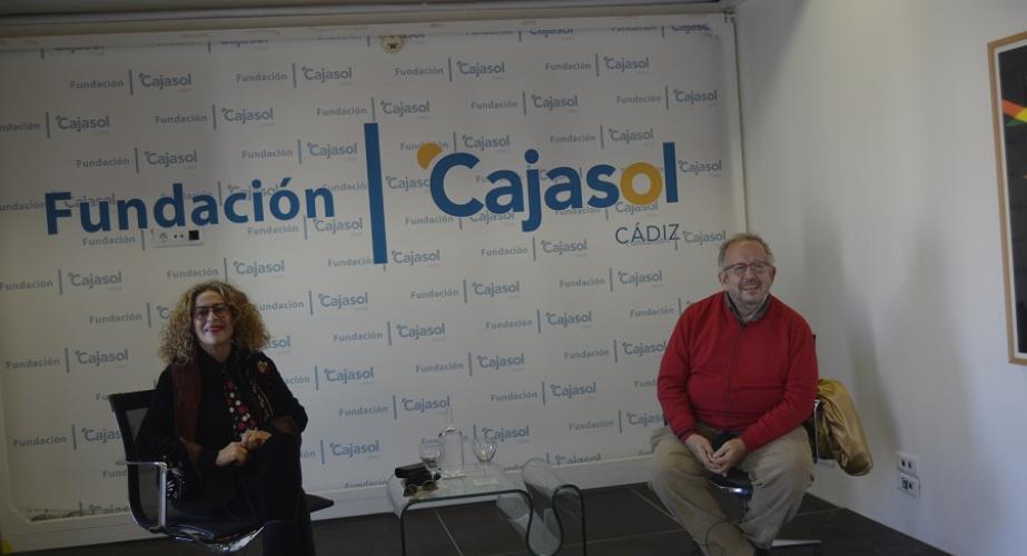 Teresa Torres y Juan José Tellez durante el coloquio