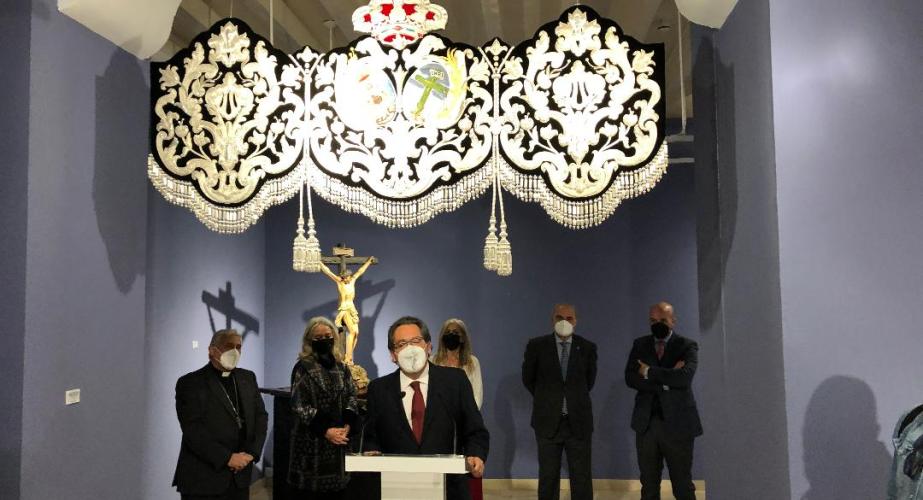 Antonio Pulido, el obispo Rafael Zornoza, Mercedes Colombo, la consejera de Cultura y Patrimonio de la Junta de Andalucía Patricia del Pozo, Juan Carlos Jurado y Pablo Durio.