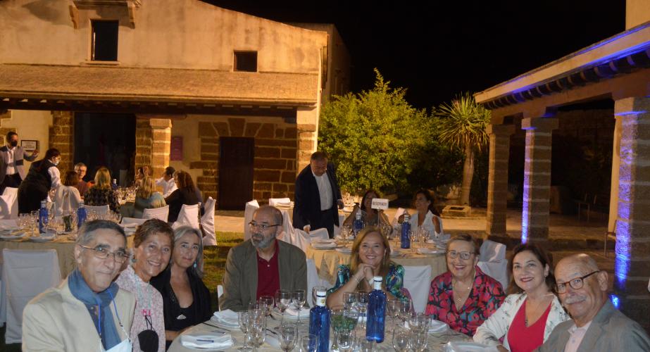  Juan Manzorro, Mónica de Ramón, Carmen Morillo, Fernando Santiago, Encarna Díaz, Paqui Cea, Isabel Pozuelo y Pablo Juliá.