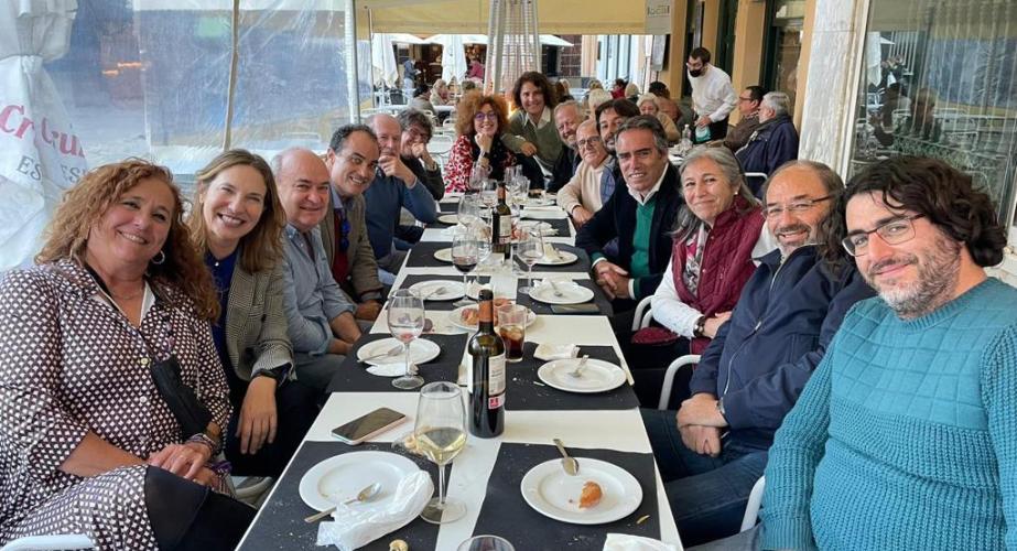 Lourdes Acosta, Montse Barreiro, Pelayo García Borbolla, David Fernández, Ignacio Valdés, Pedro Ingelmo, Pepa Pacheco, María José Gómez Biedman, Juan José Téllez, Manuel Muñoz Fossati, Fabián Santana, Rafa Navas, Tily Santiago, Fernando Santiago y Diego Clavo.