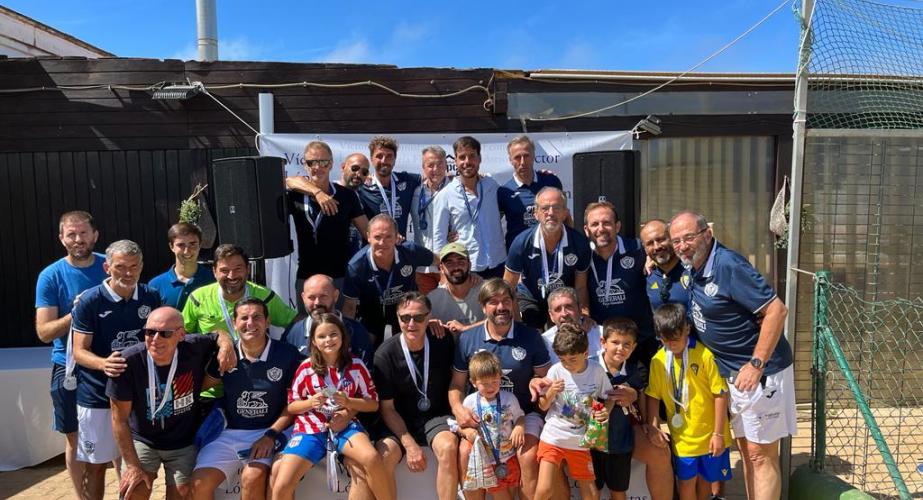 Manolo López, Moisés Sánchez, Miguel Ángel Sánchez, Oscar y Mario Pedregosa, Alberto Arlandiz, José María Ríos, Javier Cuevas, Ramón Beardo, Victor López Cortés, Rijad Bisniak, Manolo Román, Javier Blanco Eusebio Rocha, Eduardo de la Pascua, Javier de Celis, Pablo Fernández, Fernando Santiago, Fernando Rodríguez, Pablo Iglesias y íictor López Soberado.