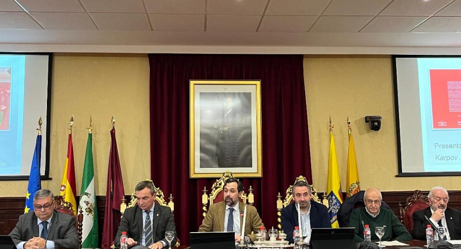 José María Oliva, Eduardo González Mazo, Manuel Rosety, Jesús Seoane, Alfonso Gómez Rebollo y Antonio Martín durante la presentación del libro