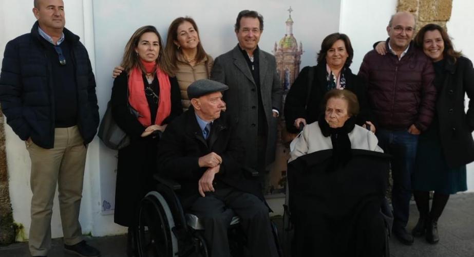 Juan Manuel Fernández-Pujol con Ángela Martínez, Antonio Sánchez, Rocío Fernández, y los hermanos Fernández-Pujol Martínez.