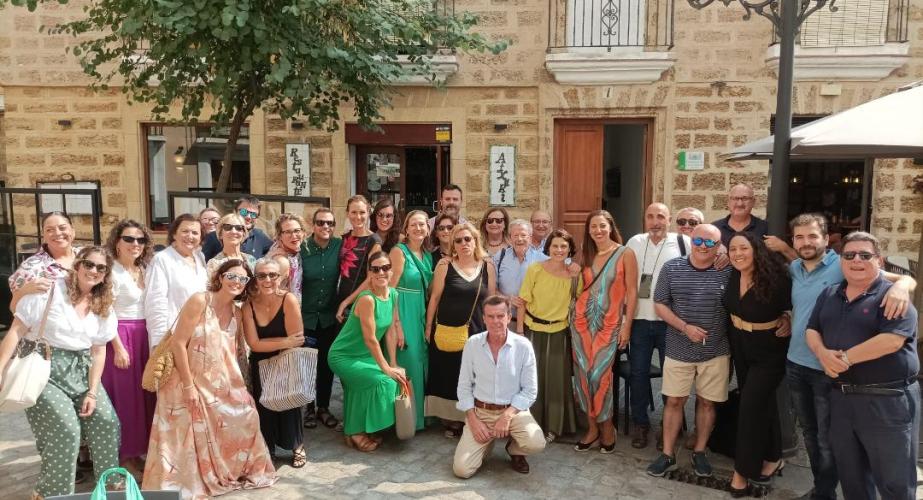  Los miembros de la peña durante su almuerzo en el restaurante Atxuri.