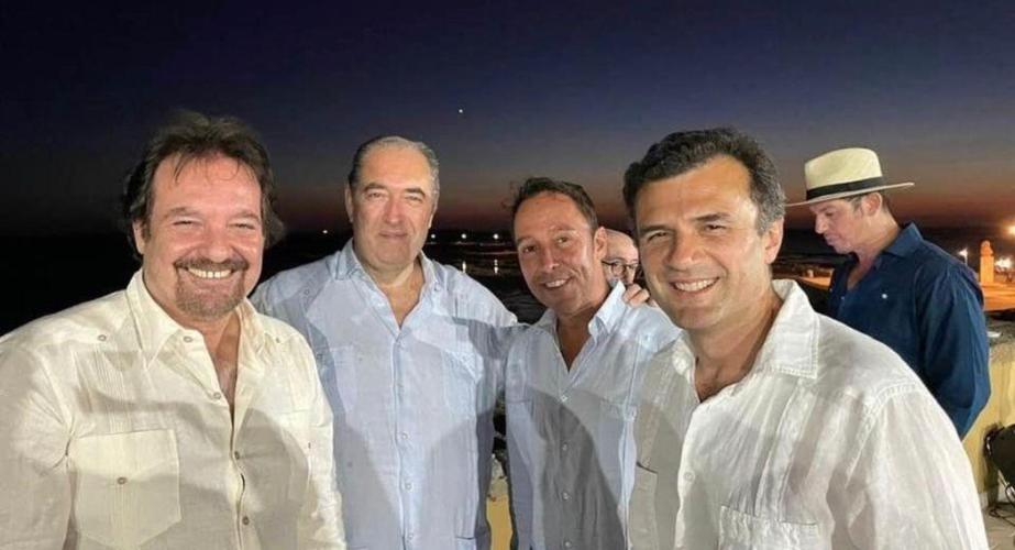 En el Baluarte de los Mártires se ha celebrado la X edición de la Real Orden de la Guayabera de Cádiz, siendo el pregonero en esta edición  el actor cubano Jorge Perugorria.