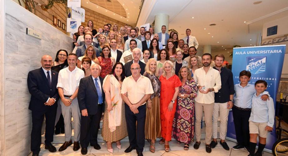 Los socios del Skal Internacional Cádiz durante la celebración del 50 aniversario en el Hotel Playa.