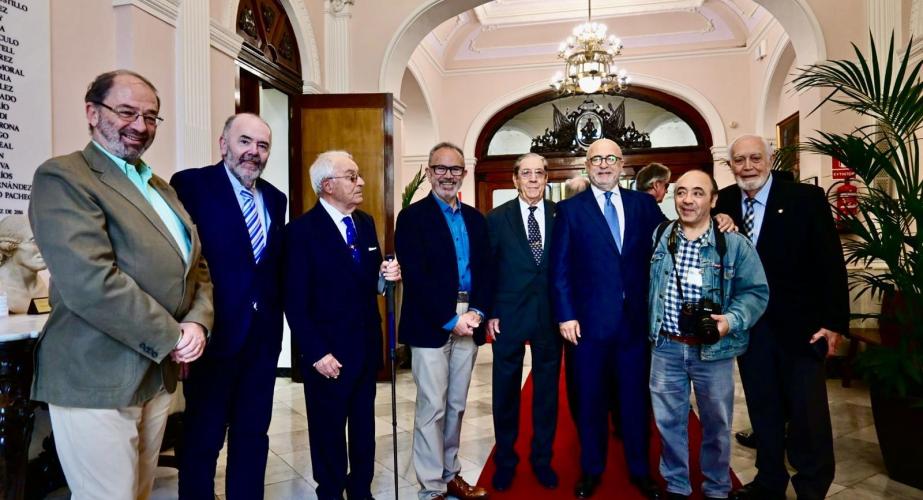 Fernando Santiago, Manolo Pérez Fabra, Jesús Sáez, Jerónimo Andreu, José Ramón Pérez, Carlos Rosado, Kiki Hernández y Luis Garratón.