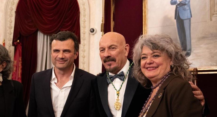 El alcalde de Cádiz Bruno García, Javier Ruibal y Blanca Flores.