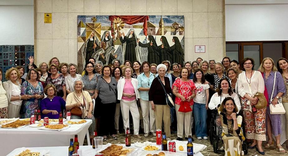 Reunión antiguas alumnas de las Esclavas 