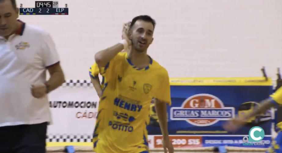 Kike Rodríguez celebra el tercer tanto de los amarillos Kike Rodríguez celebra el tercer tanto de los amarillos