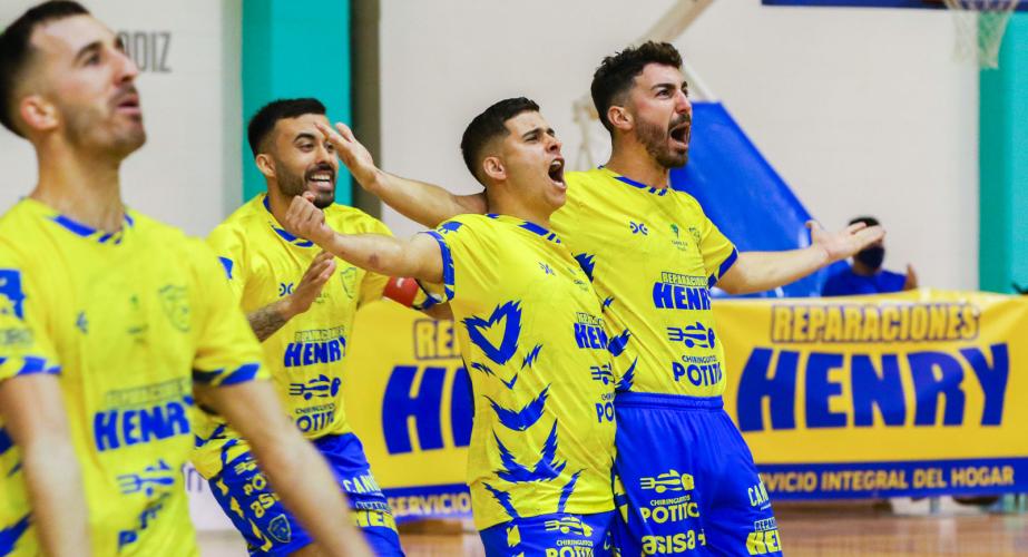 Los amarillos celebran su segunda victoria consecutiva (Foto: Cádiz CF Virgili)