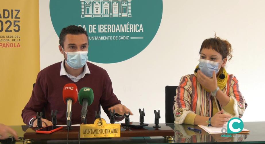 Lorena Garrón y Martín Vila durante la comparecencia de prensa