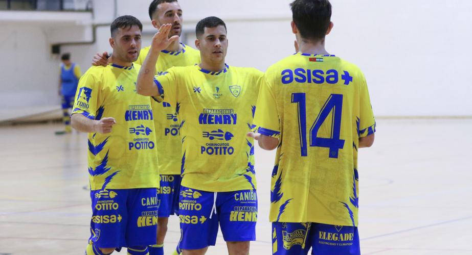 Los amarillos celebran uno de los tantos que le han dado el triunfo (Foto: Cádiz CF Virgili) Los amarillos celebran uno de los tantos que le han dado el triunfo (Foto: Cádiz CF Virgili)