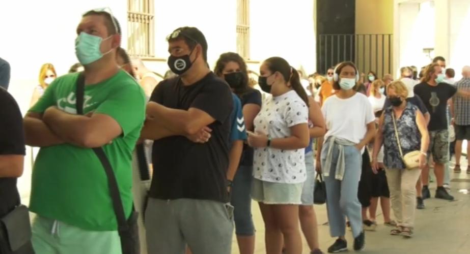 La Junta sigue recomendando el uso de mascarillas en concentraciones y situaciones de poca ventilación