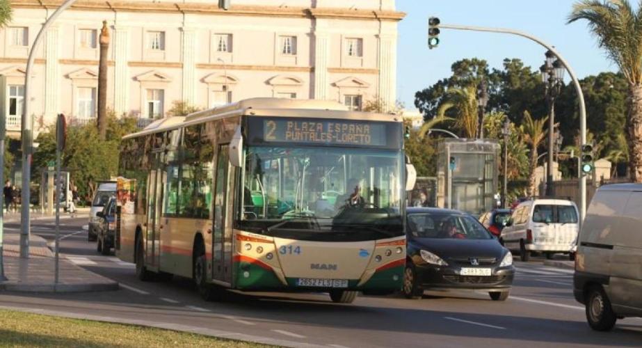 Las paradas 2, 3 y 5 cambian de ubicación en la zona de la plaza de España La próxima semana comienzan las obras del acerado de Diputación