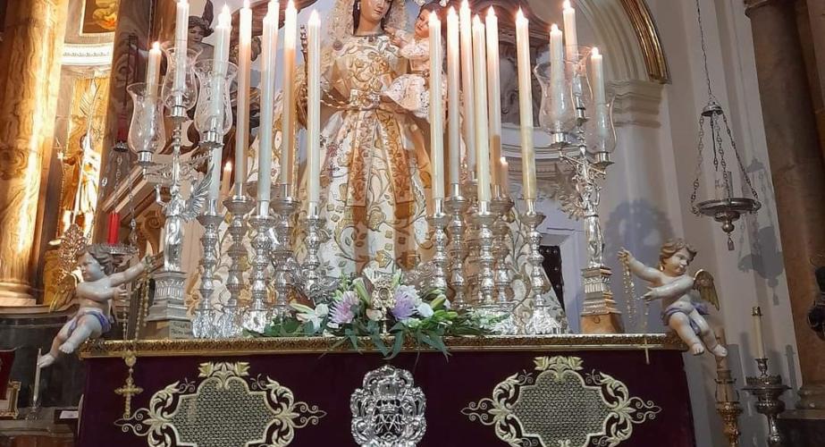 La Virgen del Rosario que preside el altar de la parroquia con su nombre  saldrá en procesión este sábado | Onda Cádiz RTV
