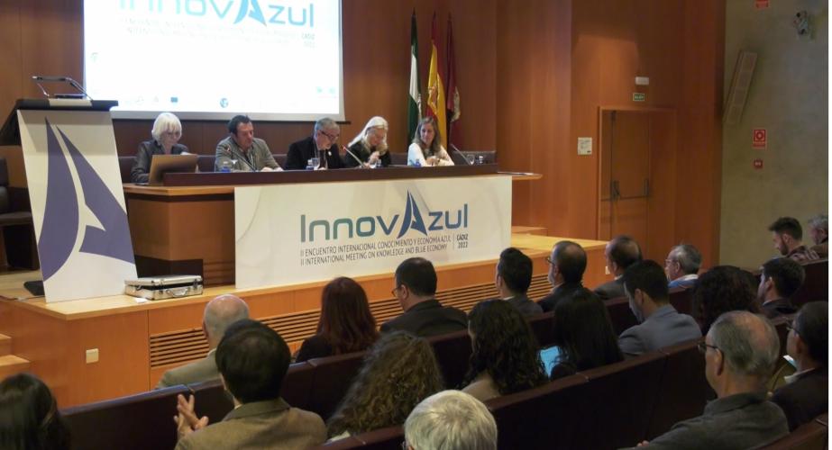 El acto de clausura lo ha presidido el rector de la UCA junto al alcalde de Cádiz, la delegada del Gobierno andaluz y la presidenta de la APBC