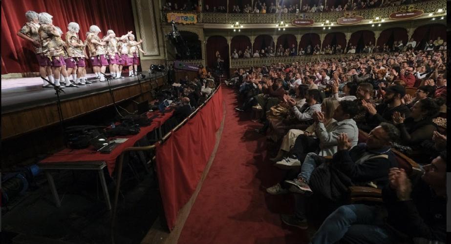 La chirigota “To me pasa a mí: Los desgraciaítos” La chirigota “To me pasa a mí: Los desgraciaítos”