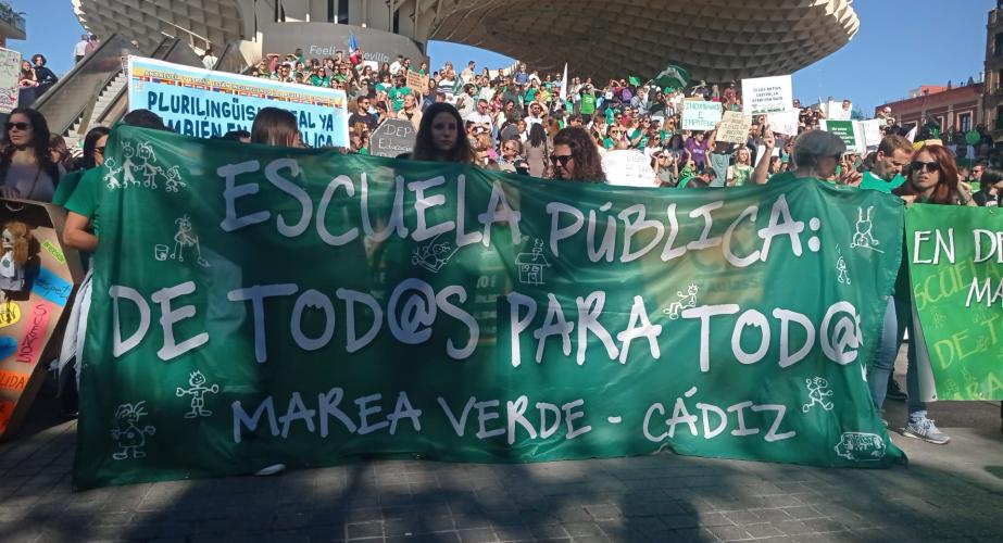 La Marea Verde gaditana presente en la manifestación en Sevilla por la educación pública.