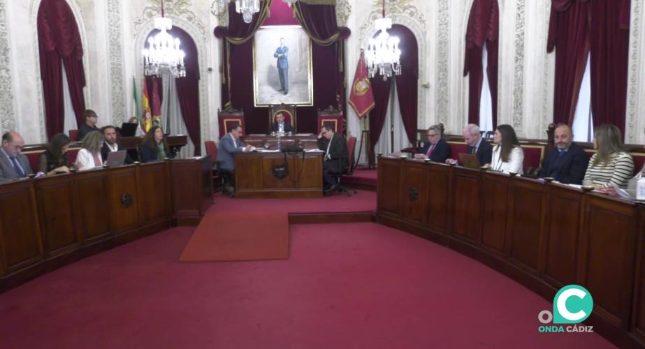 Imagen de archivo de una sesión del Pleno del Ayuntamiento de Cádiz