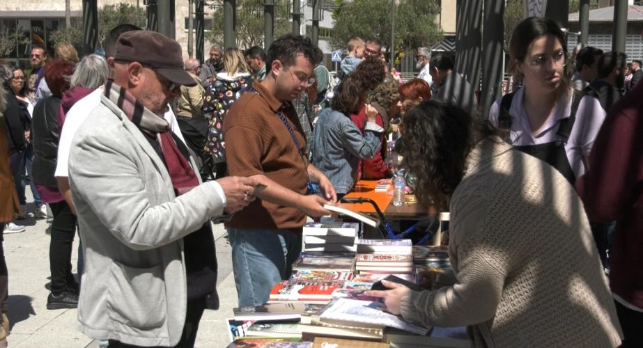 La librería Plastilina ha celebrado por séptimo año su encuentro literario con un buen número de autores y autoras. 