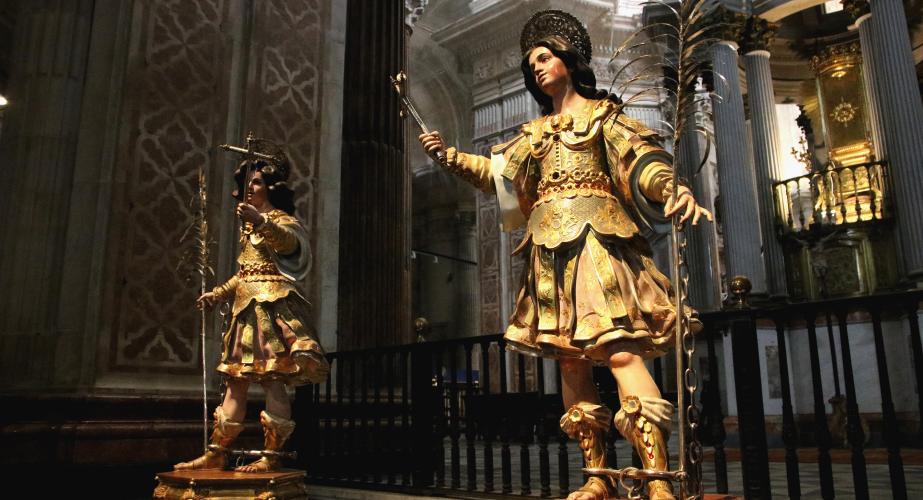 Las figuras de los patronos de Cádiz en la capilla de la Catedral.