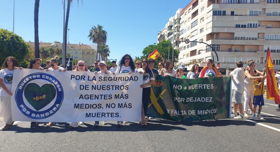 La manifestación ha partido desde la  Plaza Asdrúbal y ha llegado a la Plaza de España.