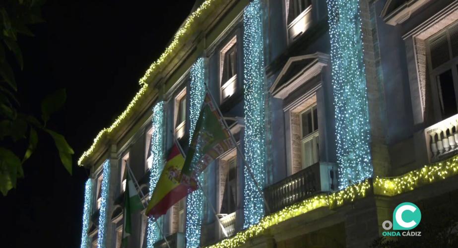 Detalle de la fachada del Ayuntamiento durante las pasadas navidades