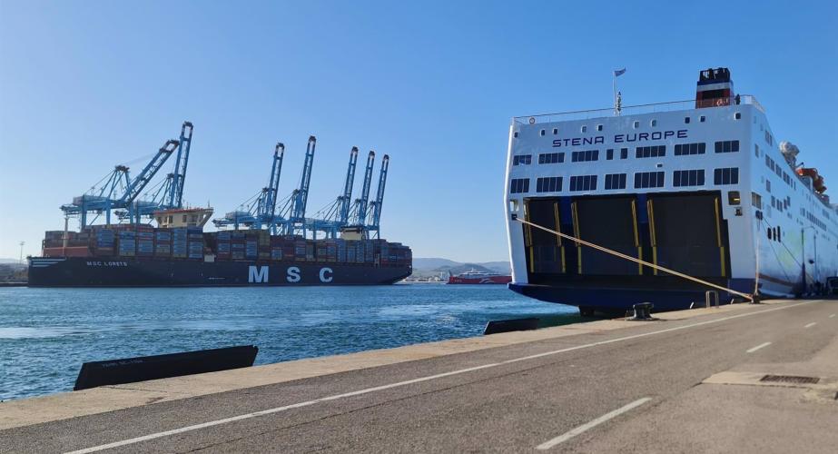  Vista del Puerto de Algeciras.