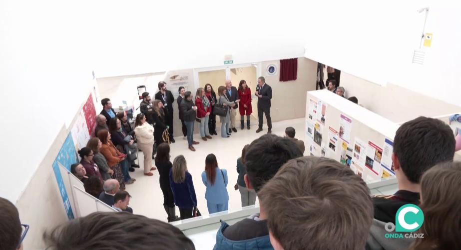 Momento del acto conmemorativo en el centro IES Drago. 