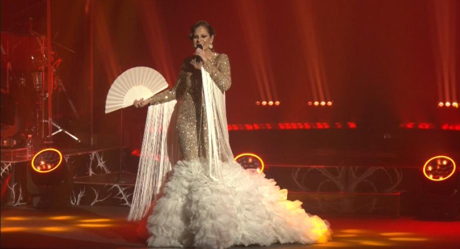 Pastora Soler celebra sus treinta años en la música en el Gran Teatro Falla.