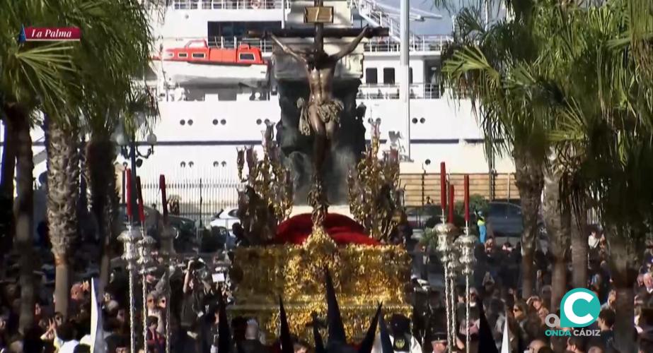 Unas de las imágenes procesionando por las calles de Cádiz en esta Semana Santa. 