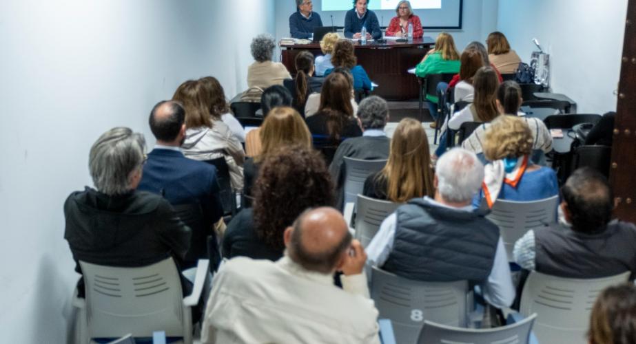 Momento de la reunión con entidades sociales de la ciudad. 