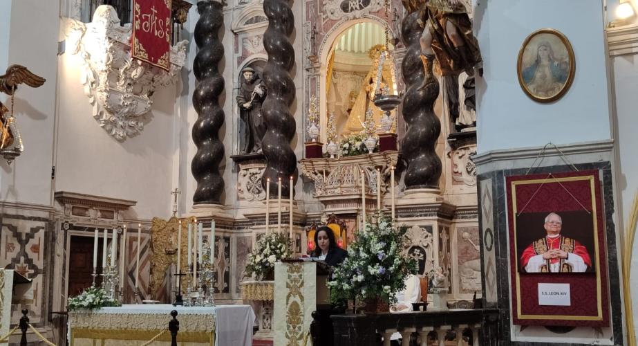 Rosa María Cossi, en su pregón este domingo en la iglesia de Santo Domingo.