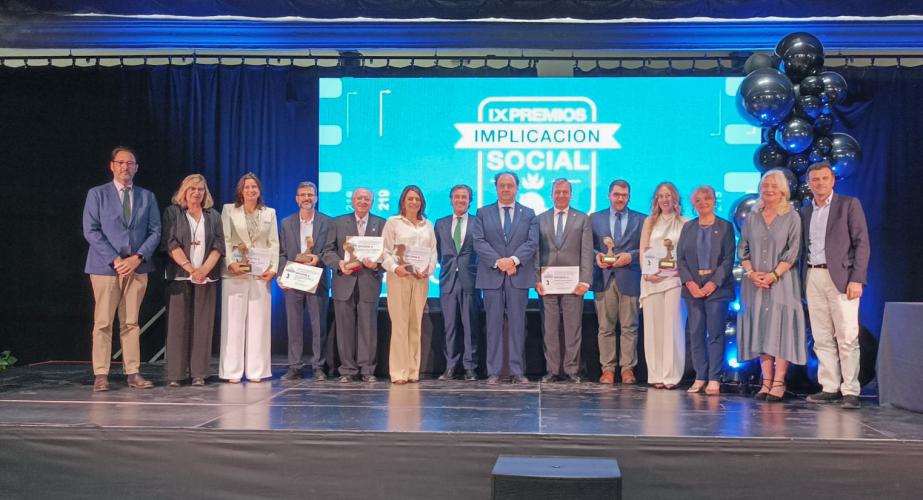 Los galardonados al final del acto