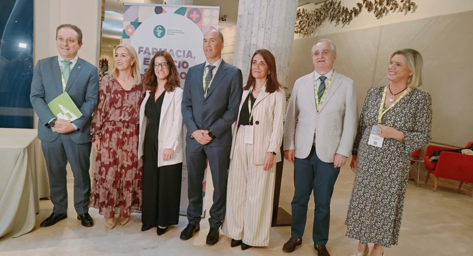 Inauguración de la tercera Jornada de Servicios Profesionales Farmacéuticos organizada por el Colegio de Farmacéuticos de Cádiz.