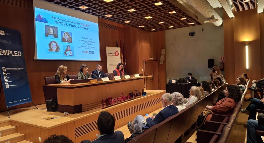 Momento de la inauguración del evento #MujeresImparablesTalks en el Palacio de Congresos. 