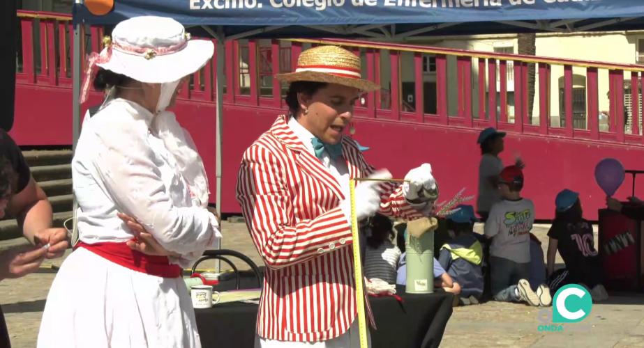 Alguna de las actividades efectuadas este lunes en la capital gaditana