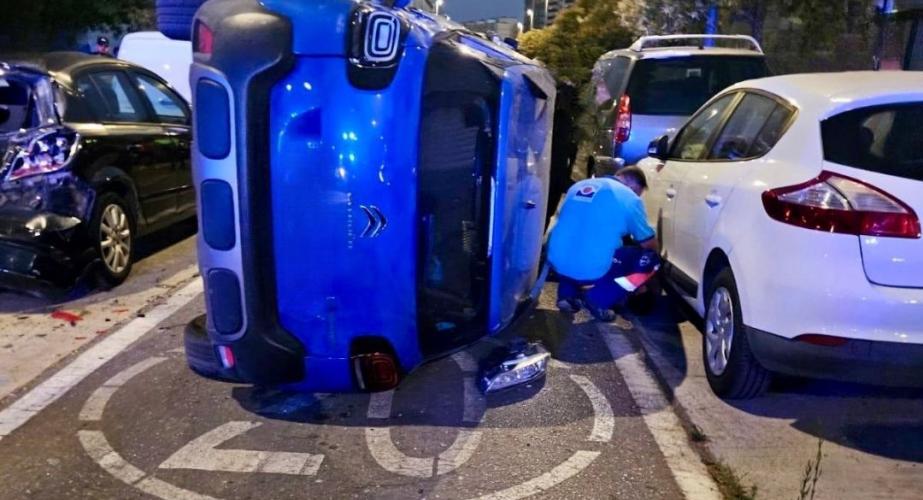 Uno de los vehículos implicados en la colisión. 