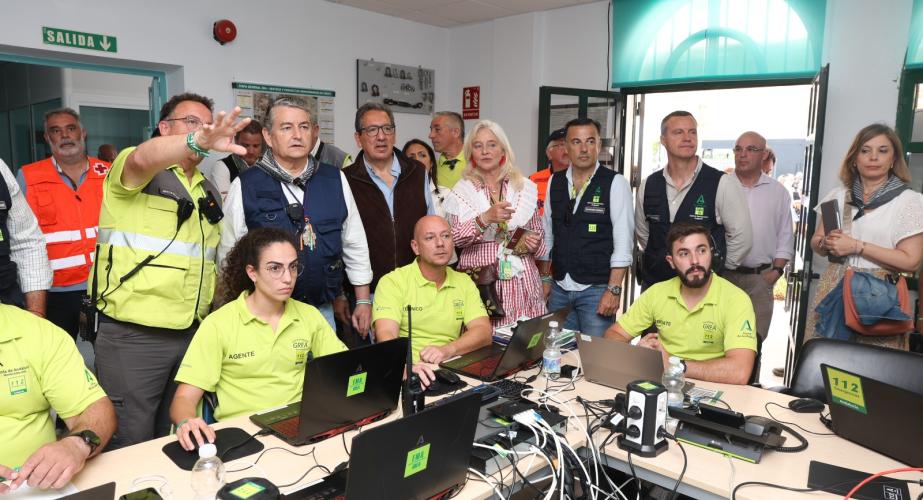 Imagen de la isita del consejero de la Presidencia, Interior, Diálogo Social y Simplificación Administrativa al PMA instalado en Bajo de Guía.